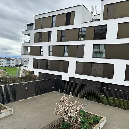Logement Moderne Et Spacieux ! Apartment