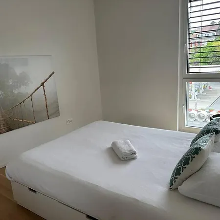 Logement Moderne Et Spacieux ! *